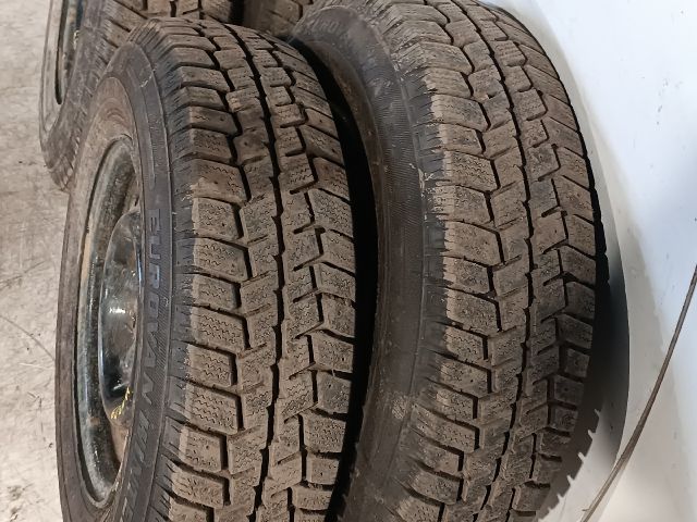 bontott NISSAN VANETTE Acélfelni Szett Gumival