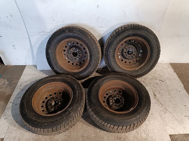 bontott NISSAN VANETTE Acélfelni Szett Gumival