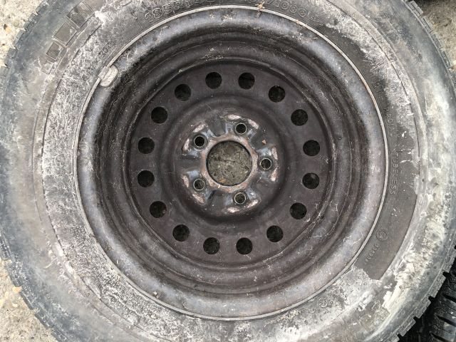 bontott NISSAN VANETTE Acélfelni Szett Gumival