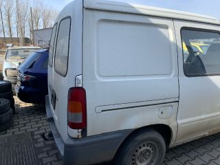 bontott NISSAN VANETTE Acélfelni Szett