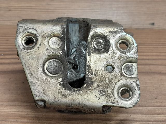 bontott NISSAN VANETTE Bal Csomagtérajtó Zárszerkezet