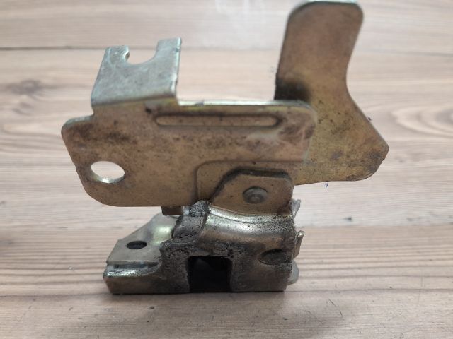 bontott NISSAN VANETTE Bal Csomagtérajtó Zárszerkezet