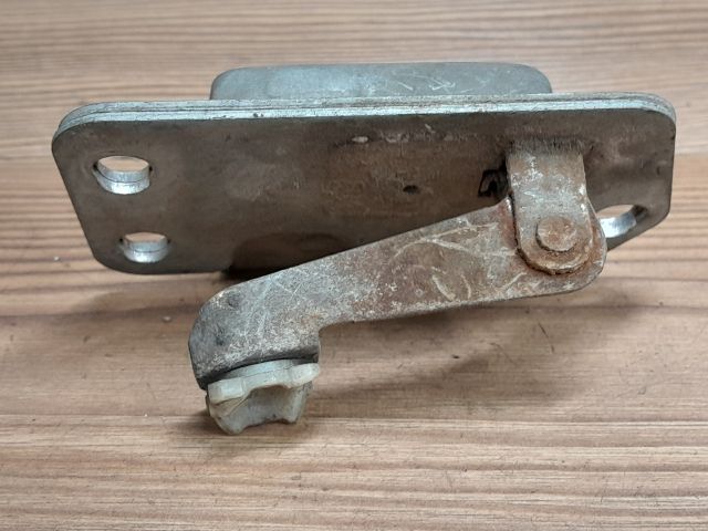 bontott NISSAN VANETTE Bal Csomagtérajtó Zárszerkezet