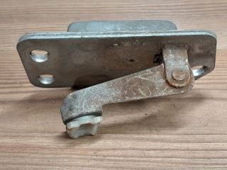 bontott NISSAN VANETTE Bal Csomagtérajtó Zárszerkezet