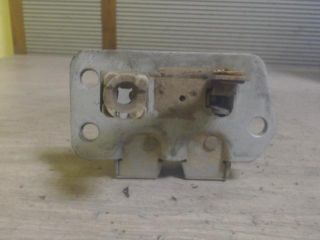 bontott NISSAN VANETTE Bal Csomagtérajtó Zárszerkezet