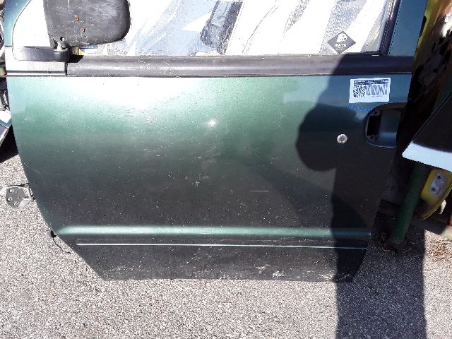 bontott NISSAN VANETTE Bal első Ajtó (Részeivel)