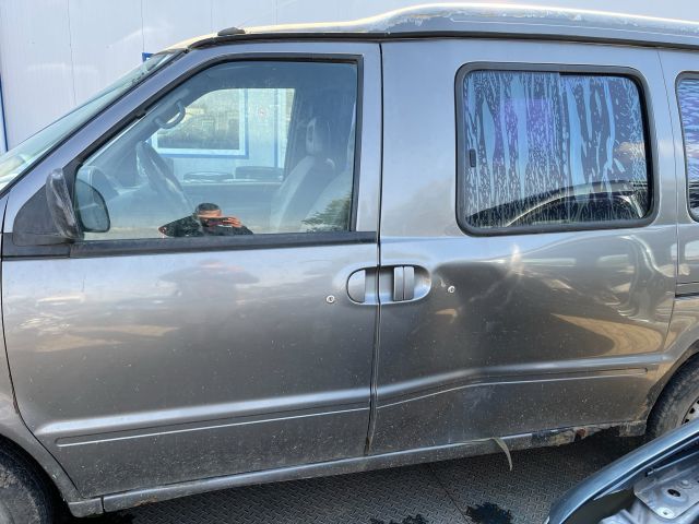 bontott NISSAN VANETTE Bal első Ajtó (Részeivel)