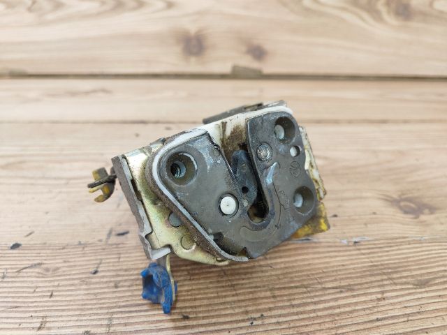 bontott NISSAN VANETTE Bal első Ajtózár