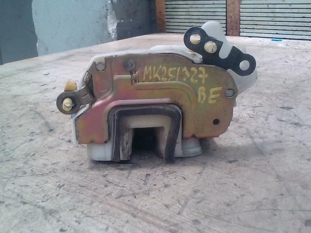 bontott NISSAN VANETTE Bal első Ajtózár