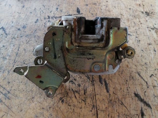 bontott NISSAN VANETTE Bal első Ajtózár