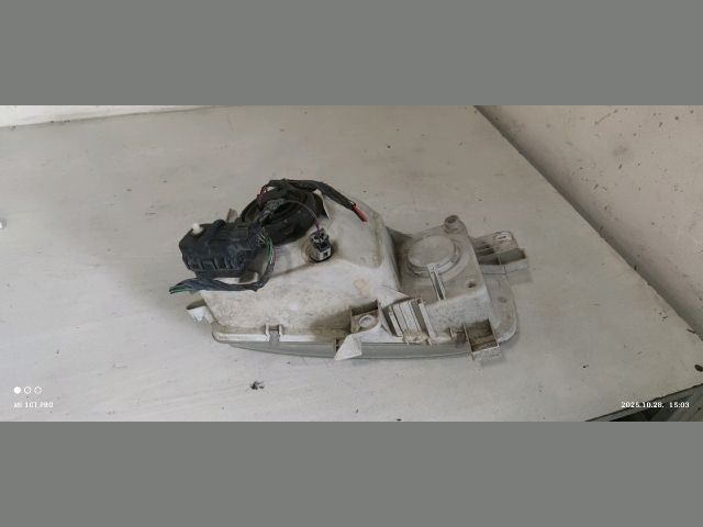 bontott NISSAN VANETTE Bal Fényszóró