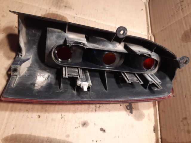 bontott NISSAN VANETTE Bal hátsó Lámpabúra