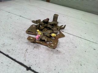 bontott NISSAN VANETTE Bal Tolóajtó Zárszerkezet