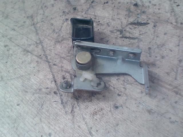 bontott NISSAN VANETTE Csomagtérajtó Kilincs