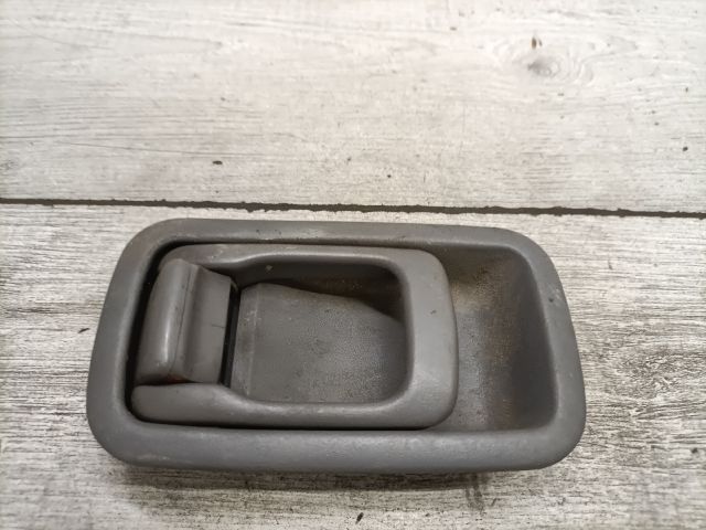 bontott NISSAN VANETTE Csomagtérajtó Kilincs