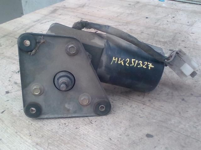 bontott NISSAN VANETTE Első Ablaktörlő Motor