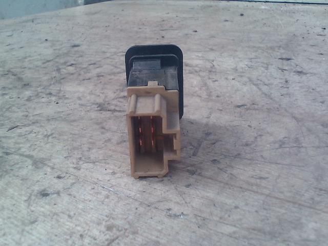 bontott NISSAN VANETTE Fényszórómagasság Állító Kapcsoló