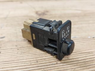 bontott NISSAN VANETTE Fényszórómagasság Állító Kapcsoló