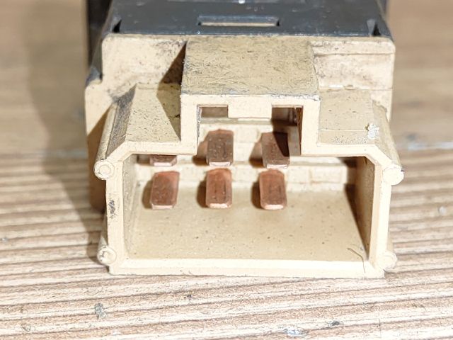 bontott NISSAN VANETTE Fényszórómagasság Állító Kapcsoló