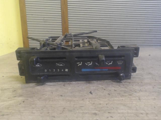 bontott NISSAN VANETTE Fűtéskapcsoló