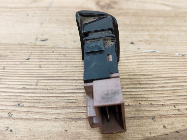 bontott NISSAN VANETTE Hátsó Ködzárófény Kapcsoló