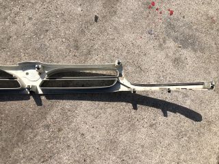 bontott NISSAN VANETTE Hűtőrács