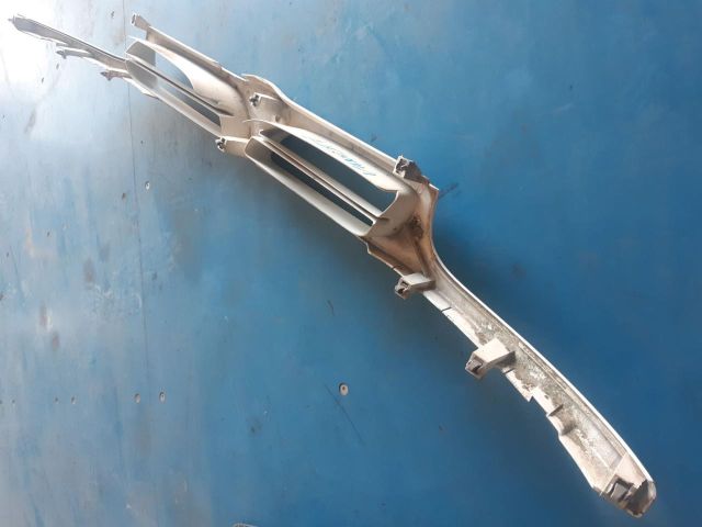 bontott NISSAN VANETTE Hűtőrács