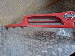 bontott NISSAN VANETTE Hűtőrács