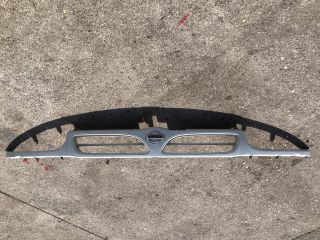 bontott NISSAN VANETTE Hűtőrács