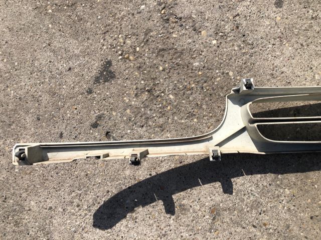 bontott NISSAN VANETTE Hűtőrács