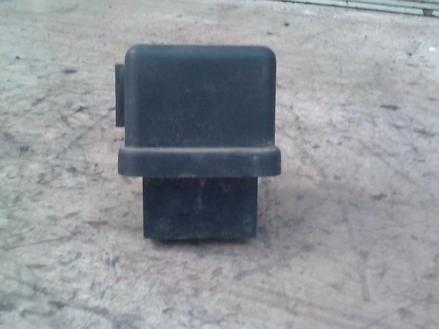 bontott NISSAN VANETTE Izzító Relé