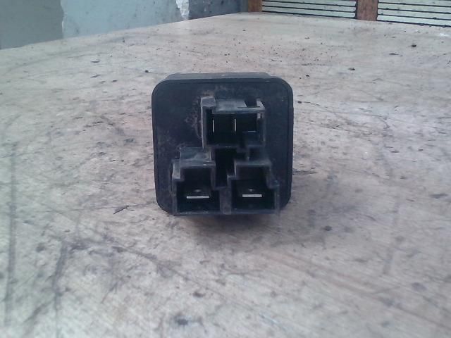 bontott NISSAN VANETTE Izzító Relé