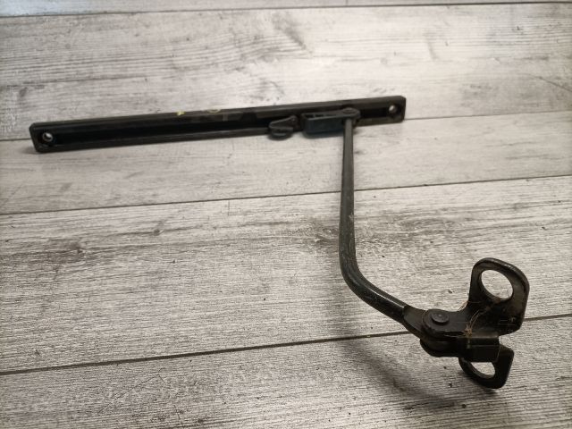 bontott NISSAN VANETTE Jobb Csomagtérajtó Ajtóhatároló