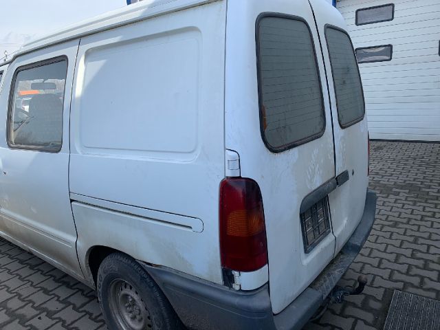 bontott NISSAN VANETTE Jobb Csomagtérajtó (Részeivel)