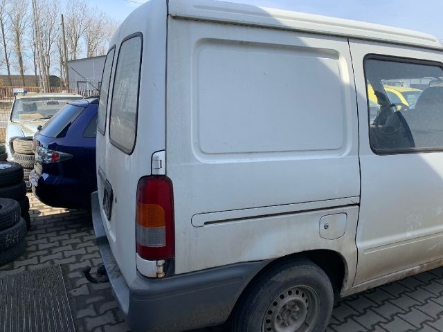 bontott NISSAN VANETTE Jobb Csomagtérajtó (Részeivel)