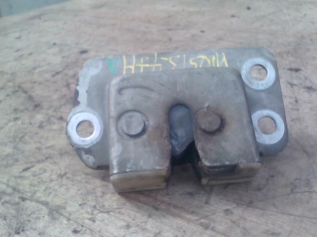 bontott NISSAN VANETTE Jobb Csomagtérajtó Zárszerkezet