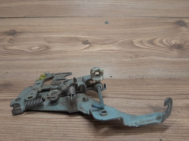 bontott NISSAN VANETTE Jobb Csomagtérajtó Zárszerkezet