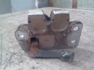 bontott NISSAN VANETTE Jobb Csomagtérajtó Zárszerkezet