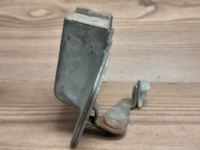 bontott NISSAN VANETTE Jobb Csomagtérajtó Zárszerkezet