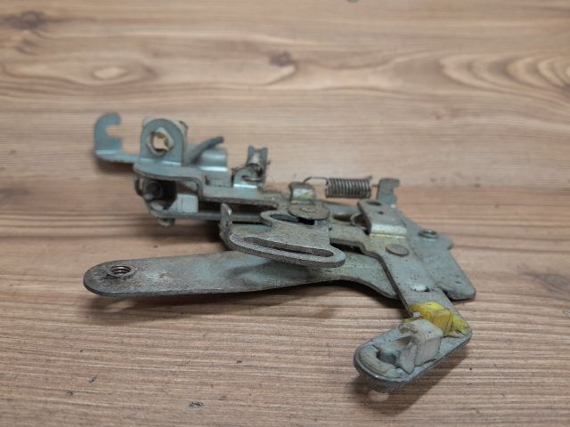 bontott NISSAN VANETTE Jobb Csomagtérajtó Zárszerkezet