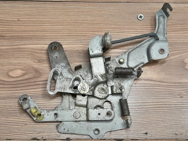 bontott NISSAN VANETTE Jobb Csomagtérajtó Zárszerkezet