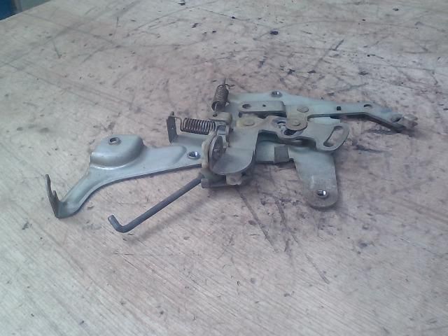 bontott NISSAN VANETTE Jobb Csomagtérajtó Zárszerkezet