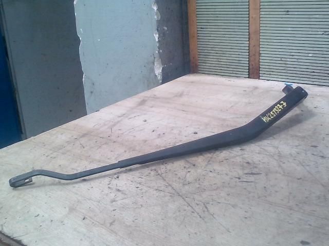 bontott NISSAN VANETTE Jobb első Ablaktörlő Kar