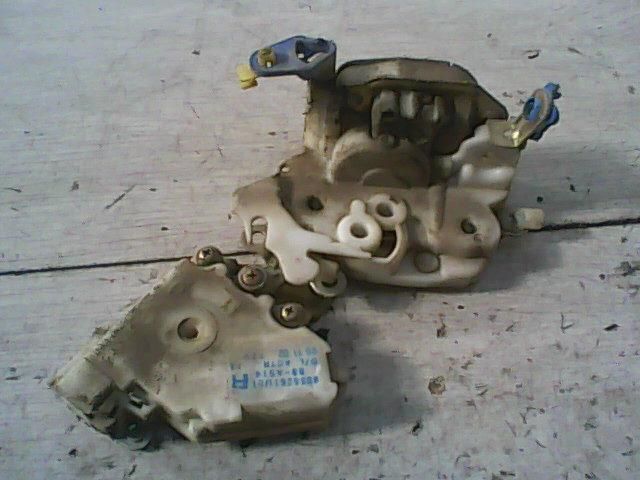 bontott NISSAN VANETTE Jobb első Ajtózár