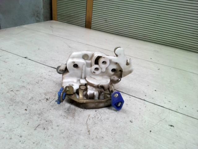 bontott NISSAN VANETTE Jobb első Ajtózár