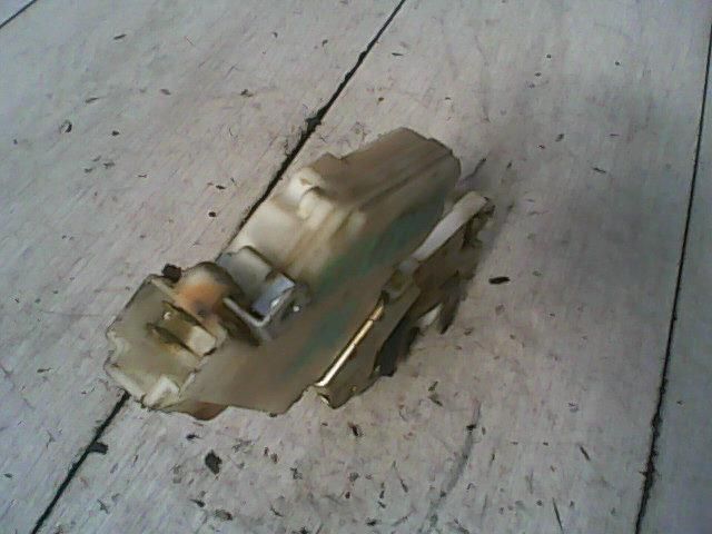 bontott NISSAN VANETTE Jobb első Ajtózár