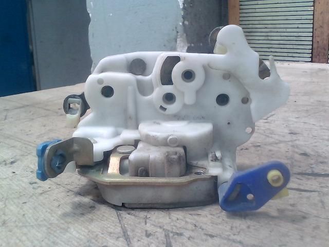 bontott NISSAN VANETTE Jobb első Ajtózár