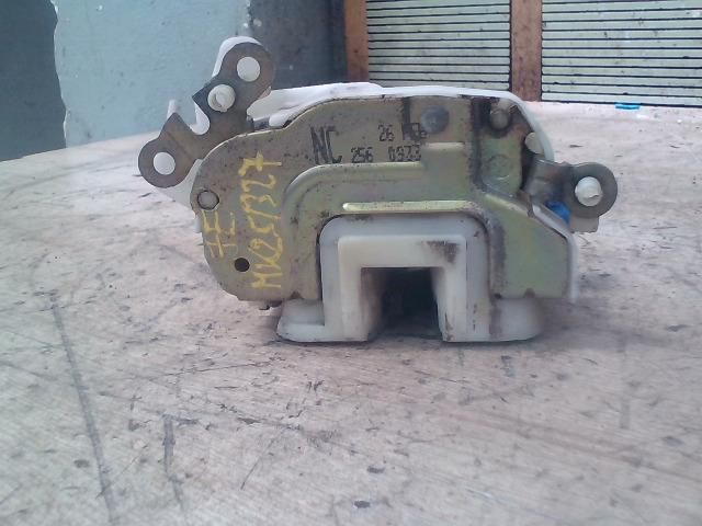 bontott NISSAN VANETTE Jobb első Ajtózár