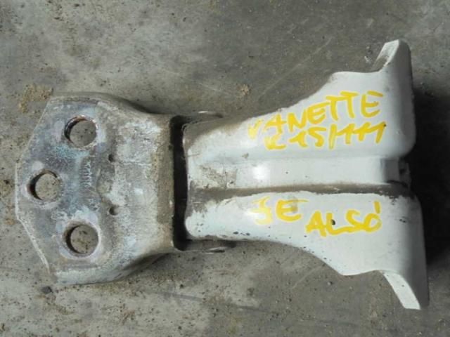 bontott NISSAN VANETTE Jobb első Zsanér