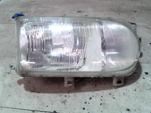 bontott NISSAN VANETTE Jobb Fényszóró
